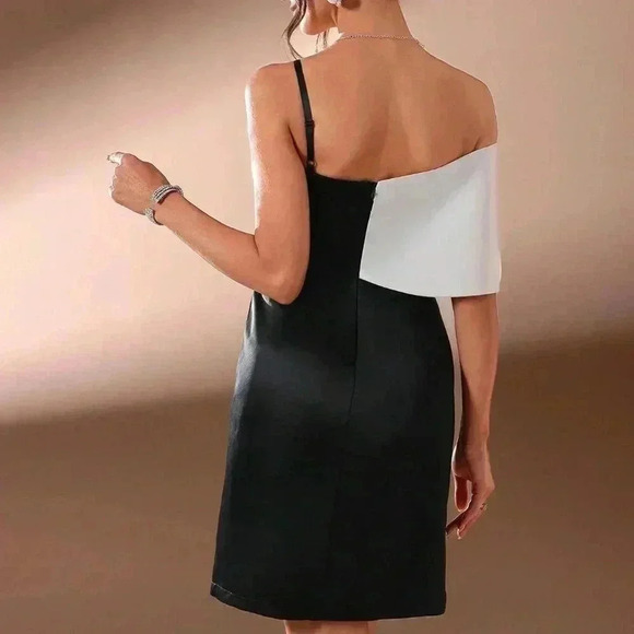 Black Elegant Women's Short Party Dress With Color Block Design & Bow Decor - Picture 2 of 7